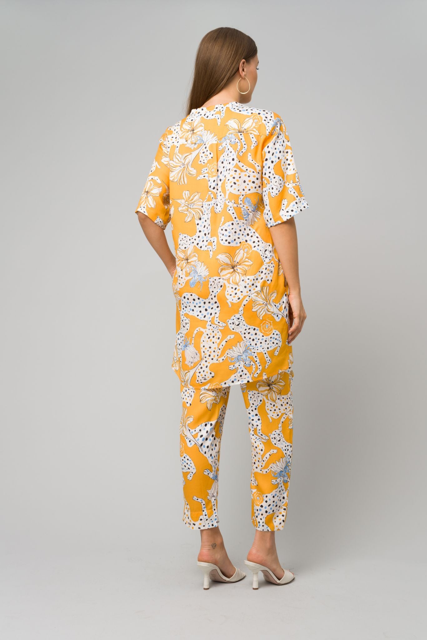 Julia Pant | Sketching Summer in Yellow