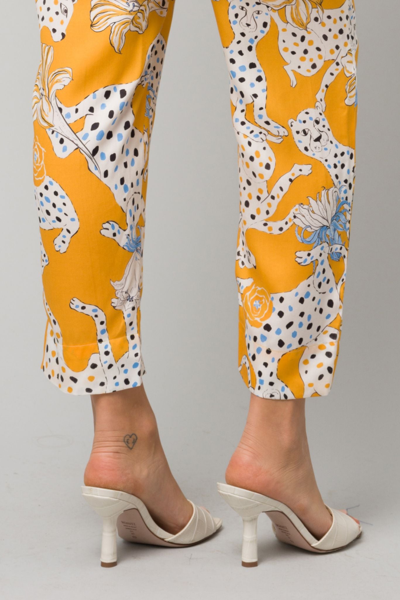 Julia Pant | Sketching Summer in Yellow